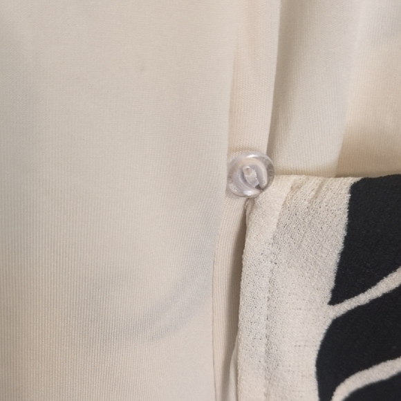 New!! H&M Black and Cream Floral Midi Dress - Picture 8 of 8